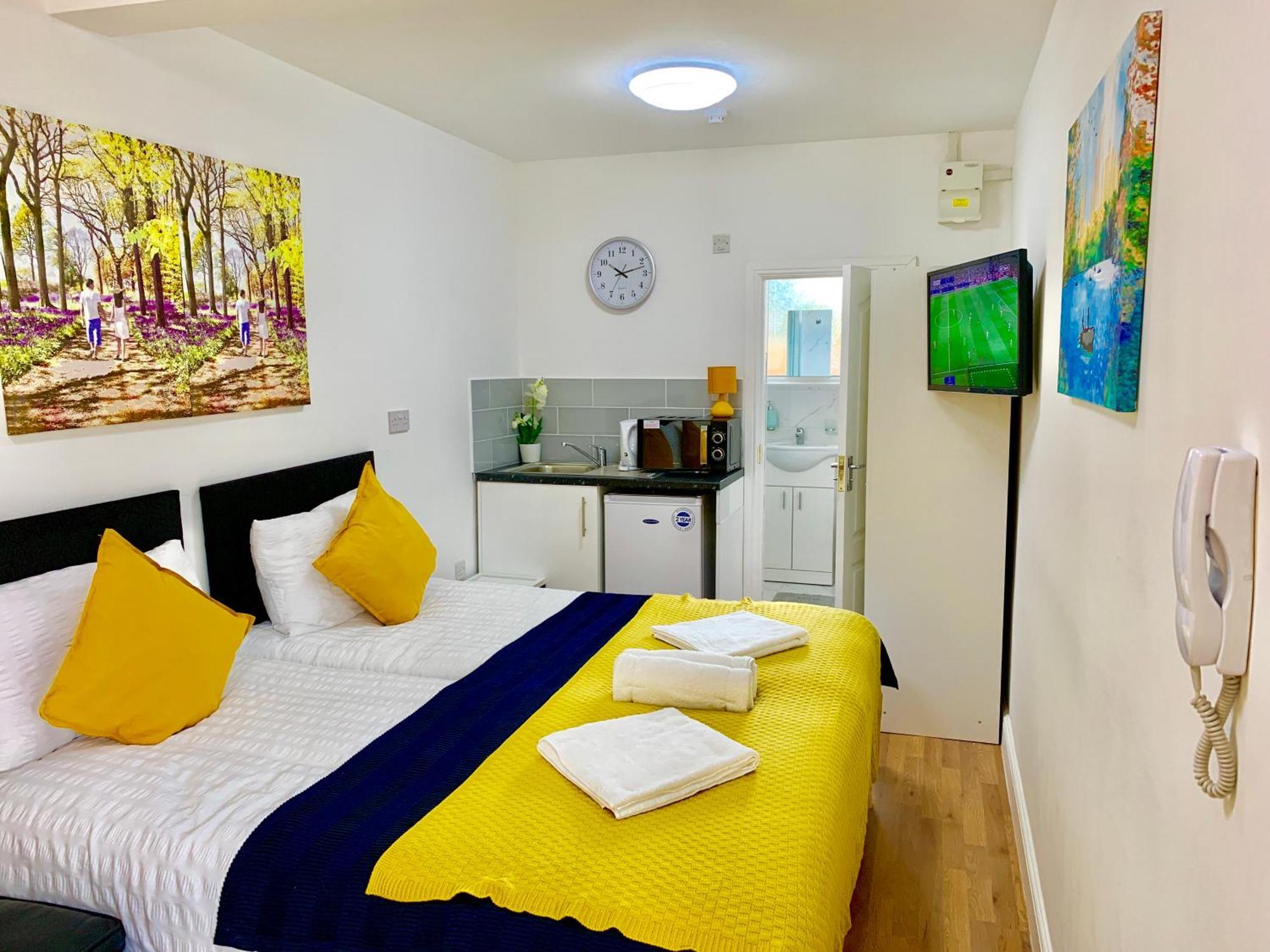 London Studio Apartments, Private Bathroom, Kitchenette, Parking, Np2 Exterior foto
