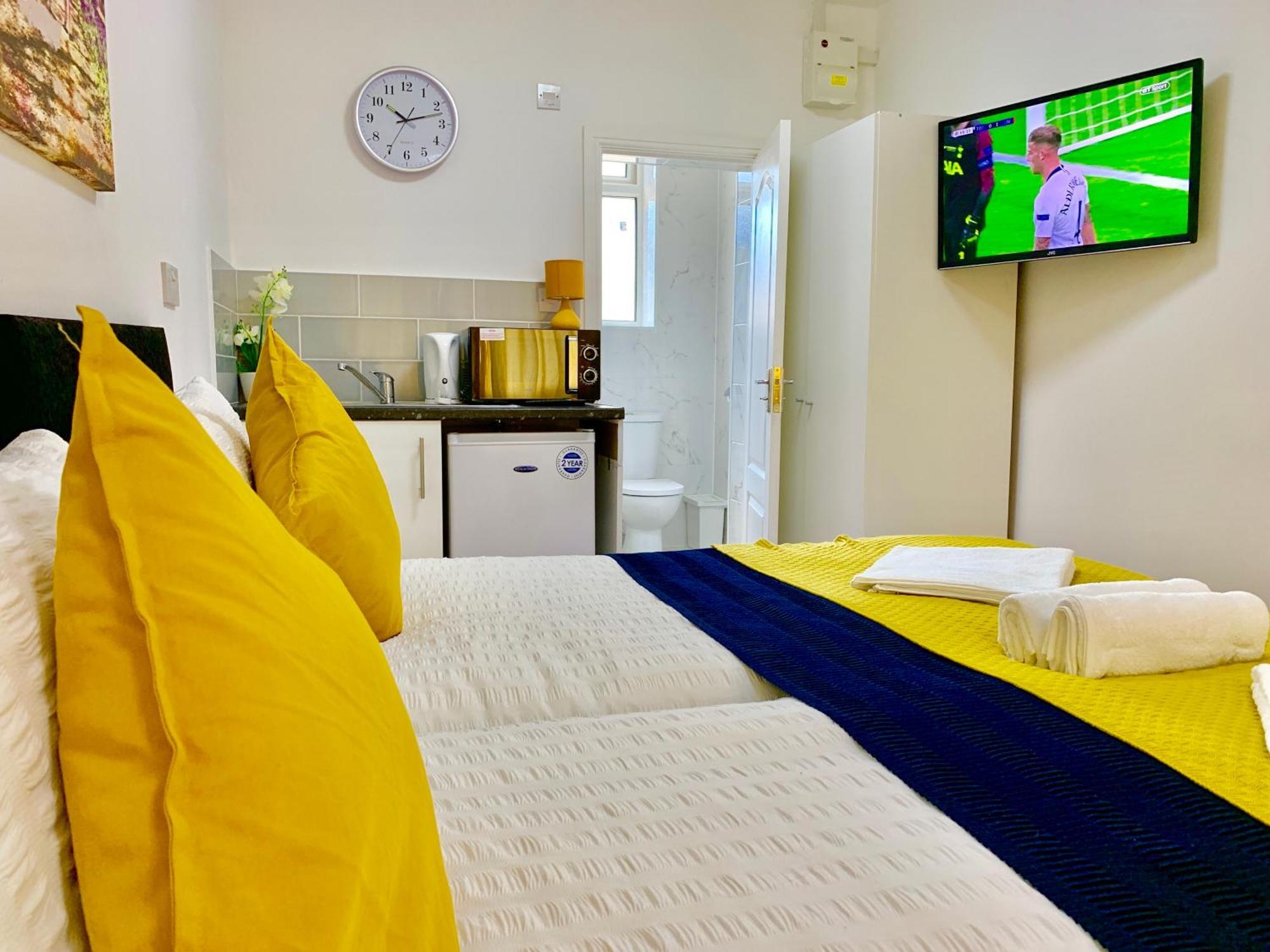 London Studio Apartments, Private Bathroom, Kitchenette, Parking, Np2 Exterior foto