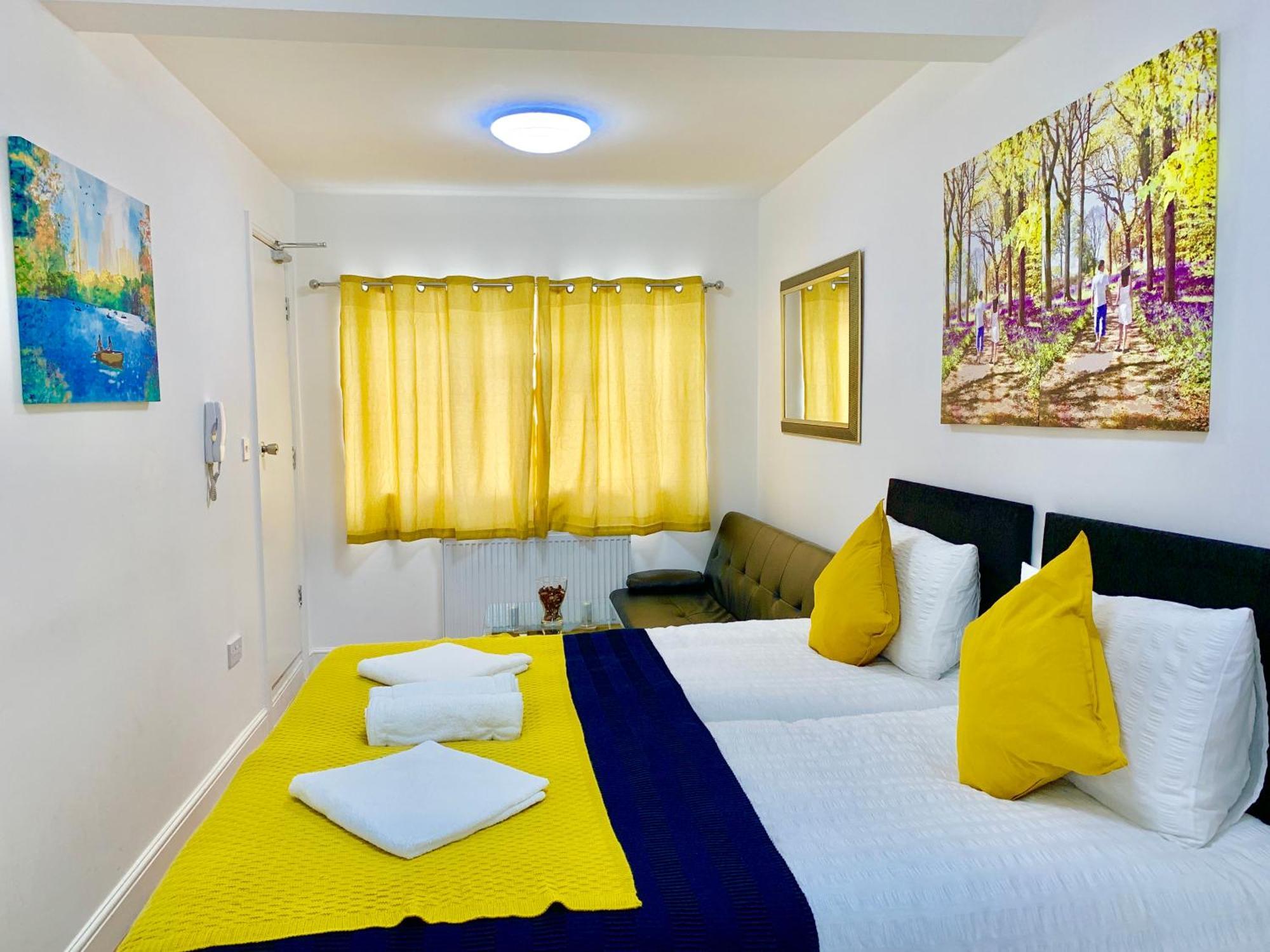 London Studio Apartments, Private Bathroom, Kitchenette, Parking, Np2 Exterior foto