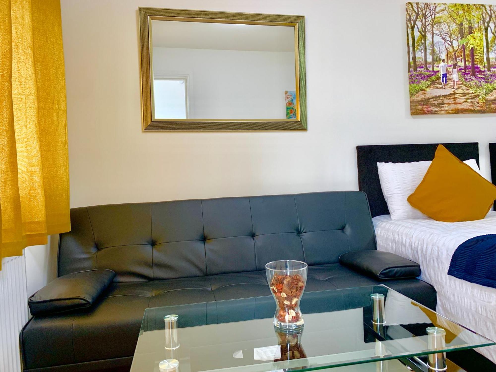 London Studio Apartments, Private Bathroom, Kitchenette, Parking, Np2 Exterior foto